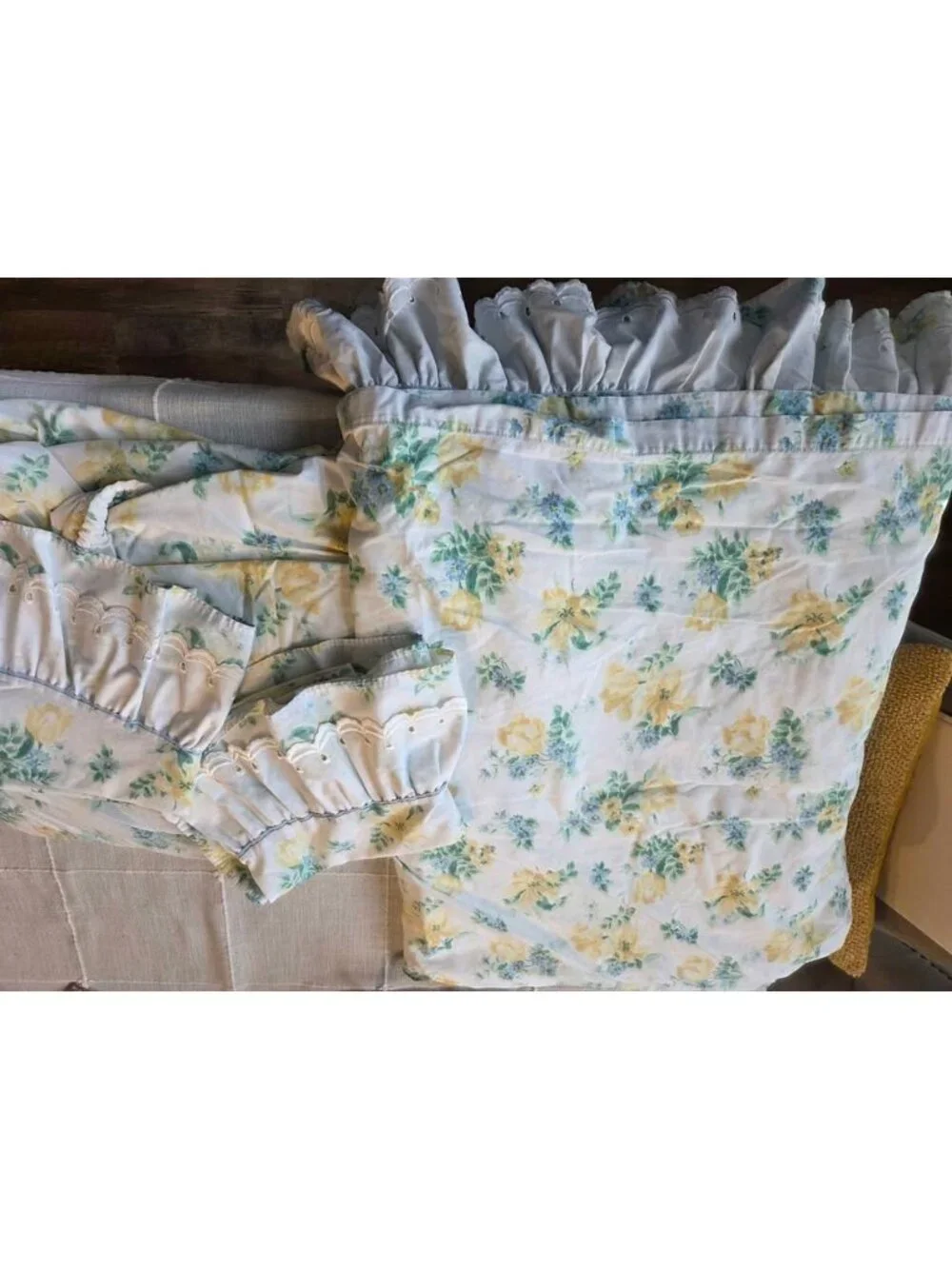 Vintage Twin size sheet set fitted sheet, flat and two standard pillow cases